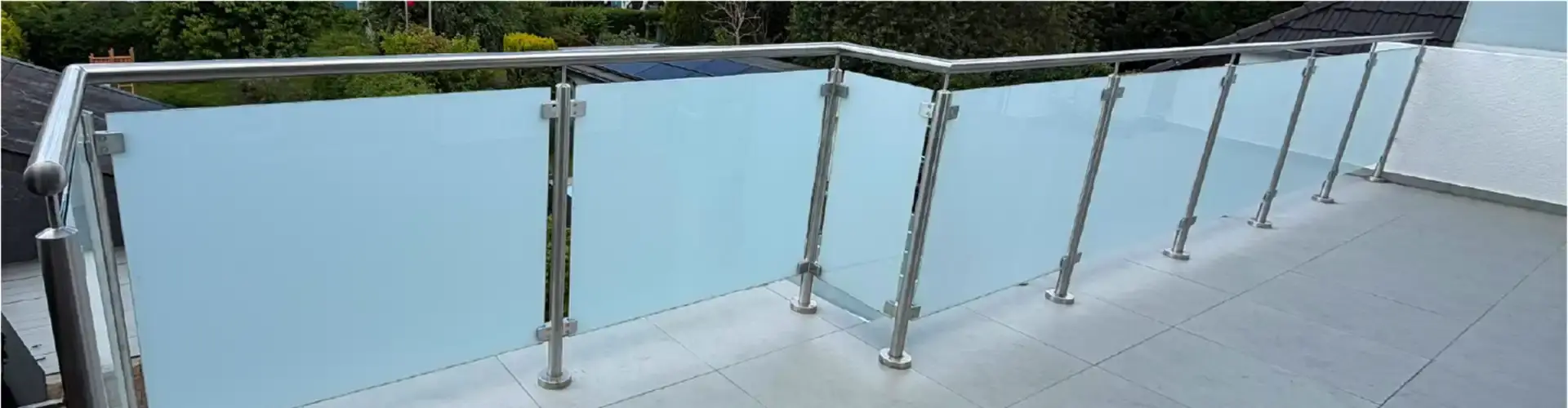 balkongelaender-mit vsg-glas-1920x500px